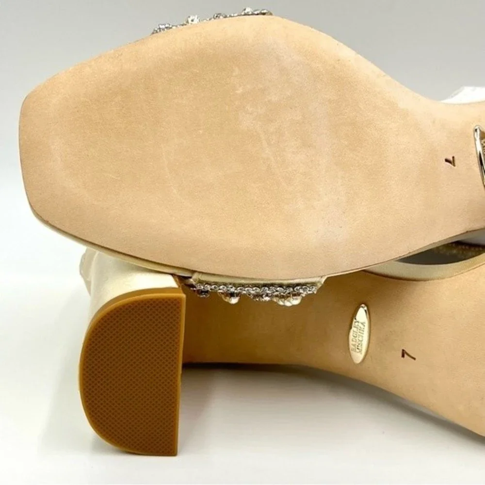 Badgley Mischka Size 7 Kameryn Ivory‎ Satin Jeweled Dress Sandals Heels Shoes